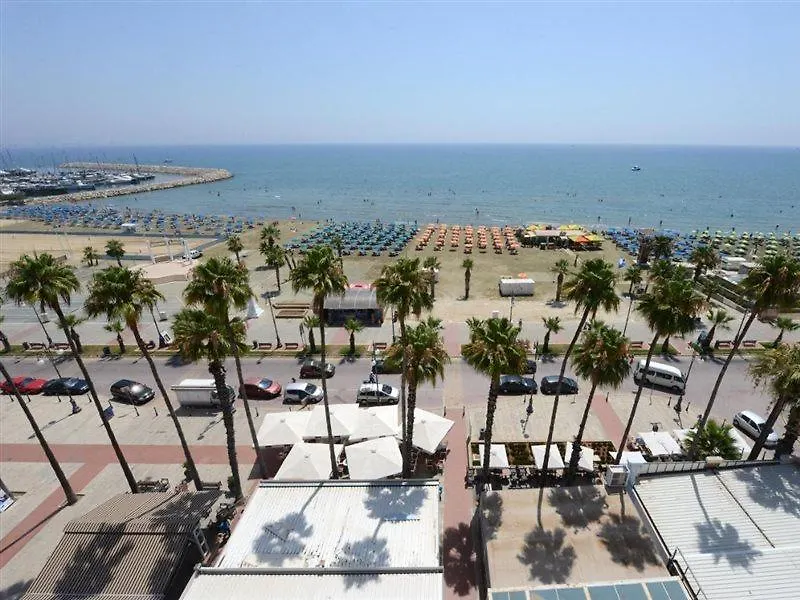 Les Palmiers Beach Boutique Hotel & Luxury Apartments Larnaca