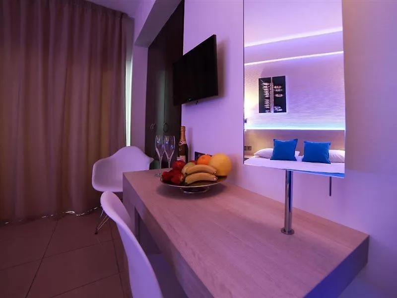 Les Palmiers Beach Boutique Hotel & Luxury Apartments Larnaca 2*,  Cyprus