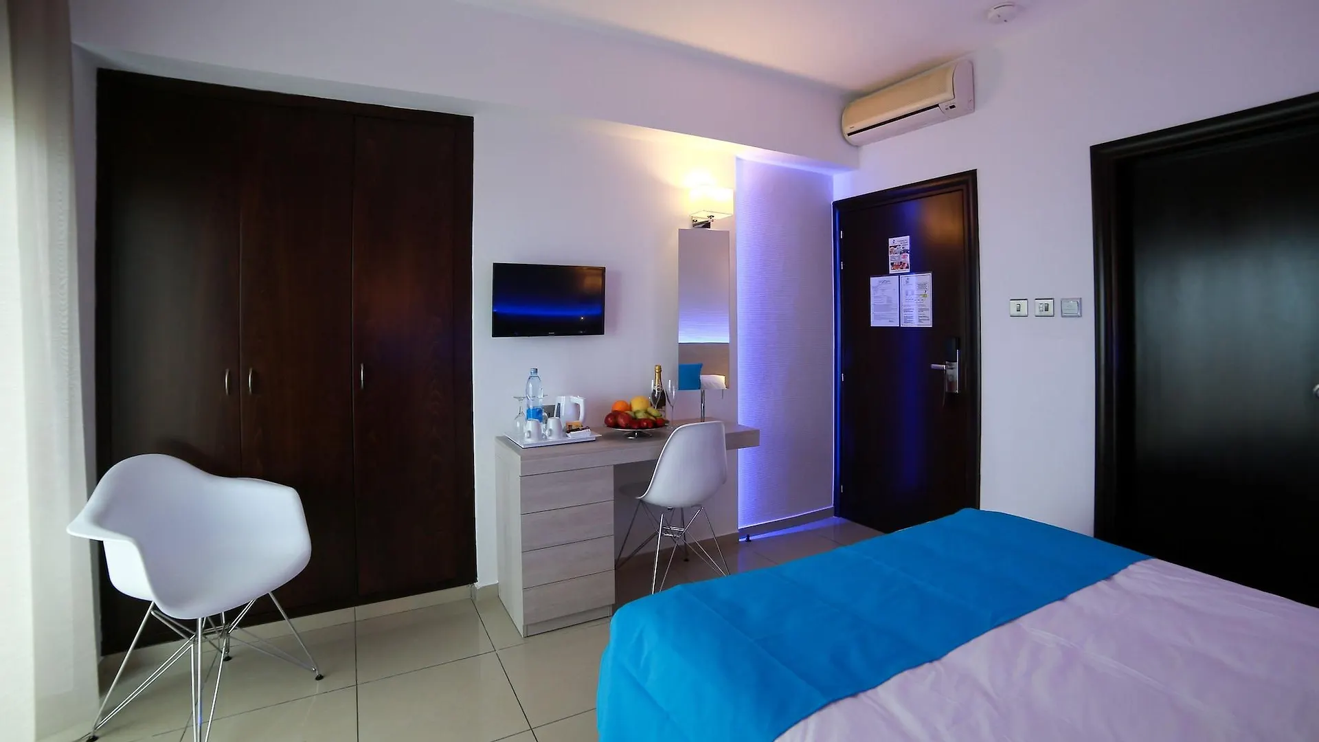 Les Palmiers Beach Boutique Hotel & Luxury Apartments Larnaca