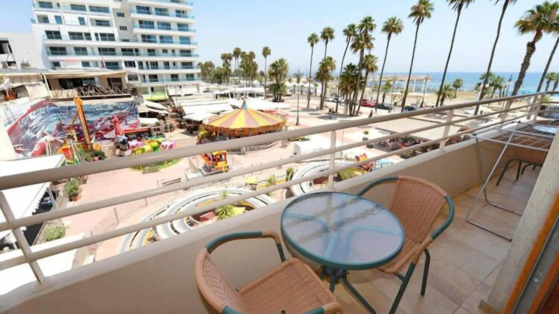 Les Palmiers Beach Boutique Hotel & Luxury Apartments Larnaca