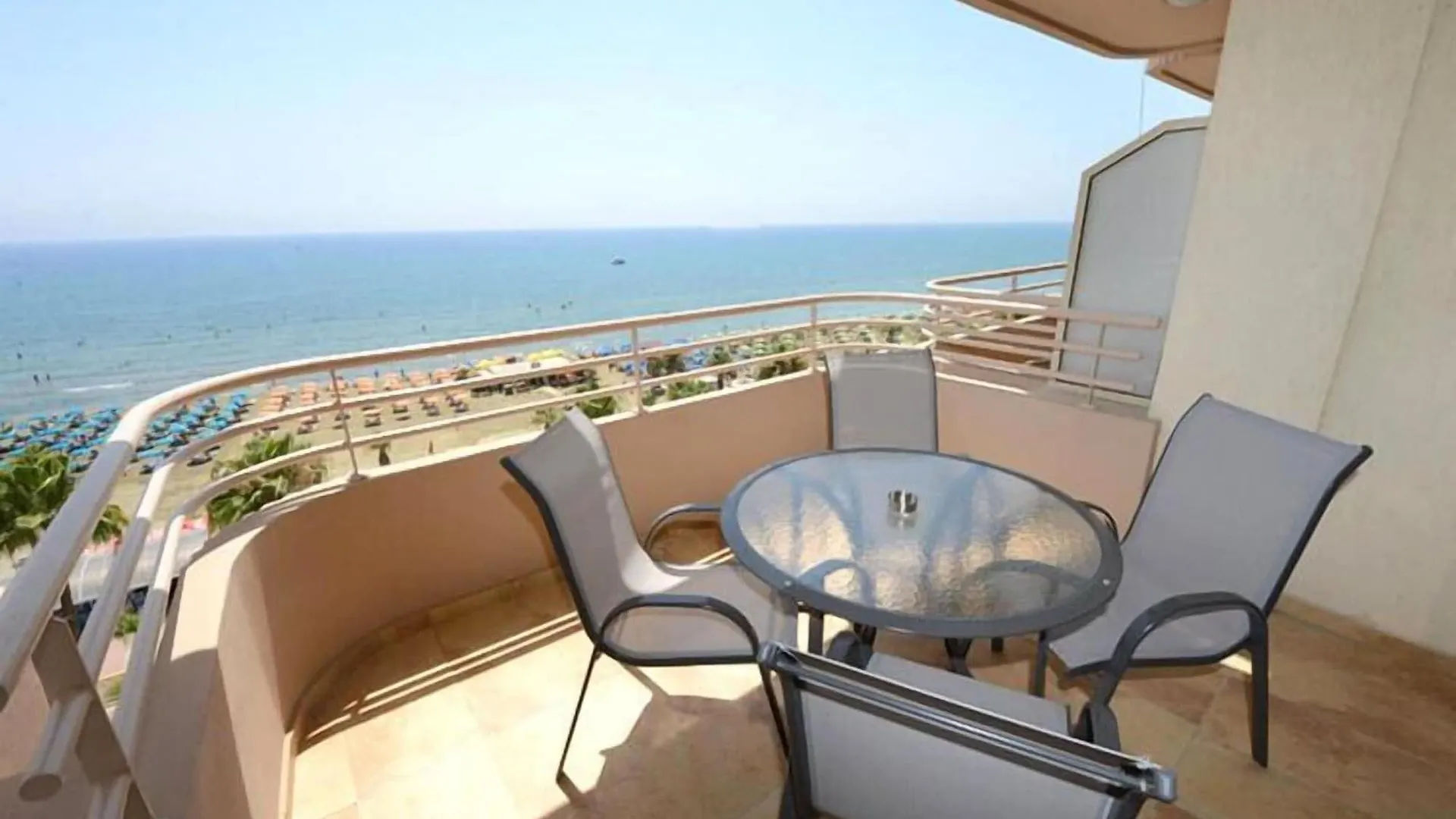 Les Palmiers Beach Boutique Hotel & Luxury Apartments Larnaca Cyprus