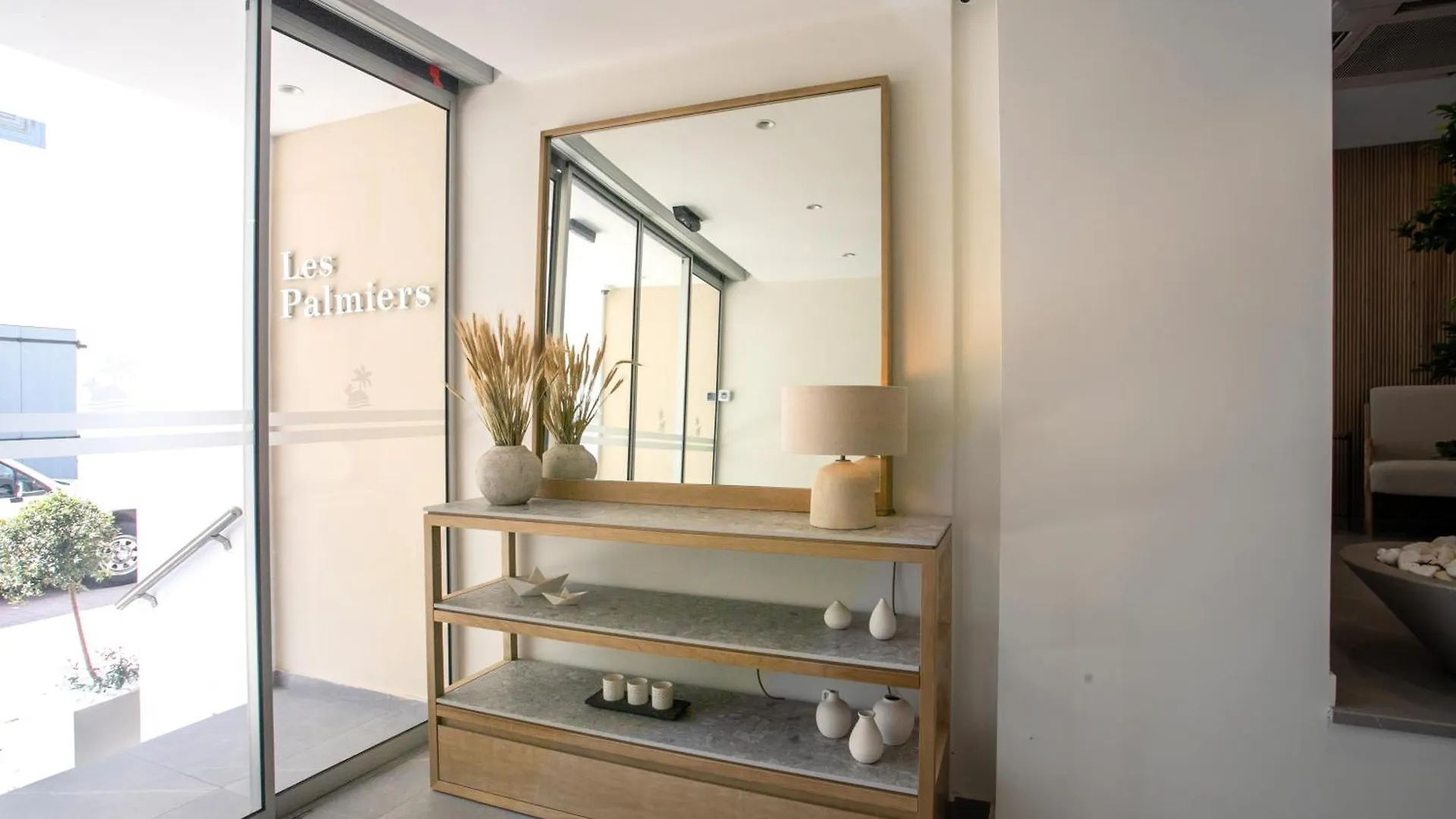 Les Palmiers Beach Boutique Hotel & Luxury Apartments Larnaca 2*,