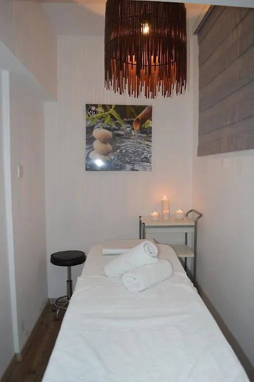 Les Palmiers Beach Boutique Hotel & Luxury Apartments Larnaca 2*,  Cyprus