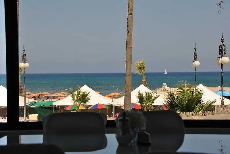 Les Palmiers Beach Boutique Hotel & Luxury Apartments Larnaca
