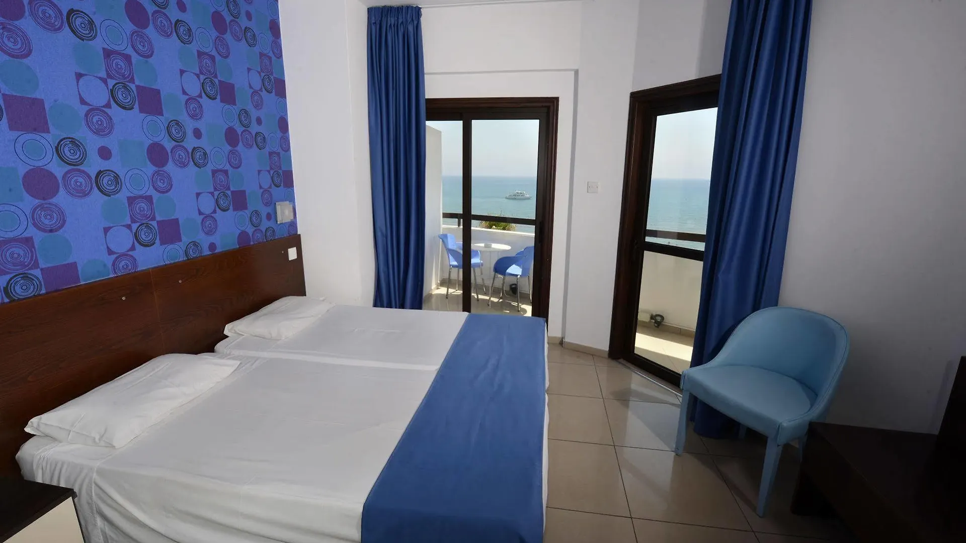 Les Palmiers Beach Boutique Hotel & Luxury Apartments Larnaca Cyprus