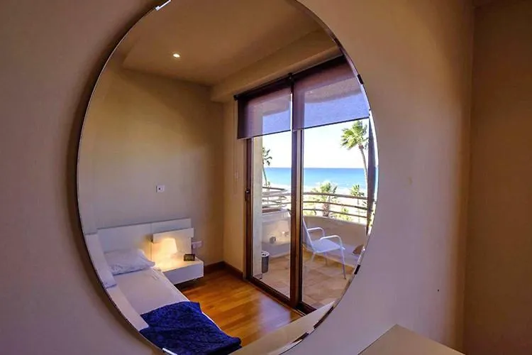 Les Palmiers Beach Boutique Hotel & Luxury Apartments Larnaca